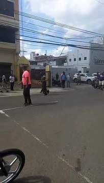 Fuego en canal de televisión deja una persona con graves quemaduras