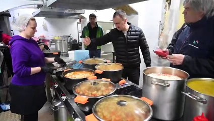 Cernivci, nel villaggio costruito per accogliere i profughi: "Qui troviamo un po' di sapore di casa"