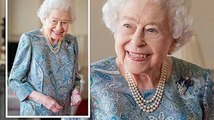 'Infectious smile' Queen delights royal fans with 'cheery' expression in new pictures