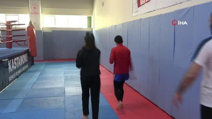 Şampiyon sporcu dünya şampiyonluğu için sahura kadar çalışıyor