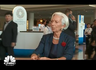 لاغارد تحث على احتواء نزوح رؤوس الأموال "الحتمي" وسط مخاطر التجارة والفائدة