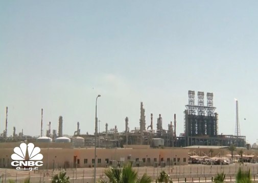 النفط يحافظ على ارتفاعات أسبوعية على الرغم من تقليص توقعات انخفاض الطلب العالمي للأسعار