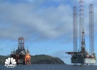 النفط يسجل خسائر شهرية مع مخاوف بشان الطلب