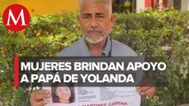 Familiares de Yolanda Martínez realizan entrega de boletines de búsqueda