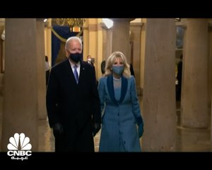 إطلالات السيدة الأولى .. محط أنظار العالم