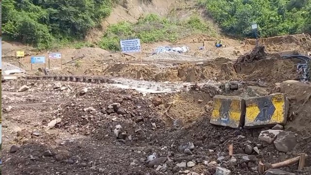 Waspada Jalan Ambles di Jalur Mudik Bandung-Cirebon