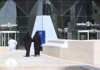 الأنظار تتجه إلى القيمة المضافة لـ" الأهلي السعودي" بعد اندماج تاريخي