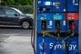 أسعار البنزين عند أعلى مستوياتها في 7 سنوات مع استمرار إغلاق العديد من محطات الوقود الأميركية