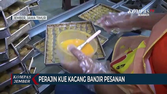 Mendekati Lebaran, Perajin Kue Kacang Banjir Pesanan