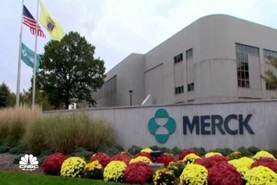 بريطانيا تعطي الضوء الأخضر لأول عقار ضد كورونا من Merck
