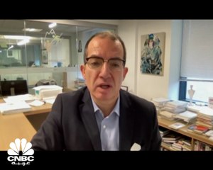 الرئيس التنفيذي لشركة Moderna الأميركية: يمكننا تصنيع لقاح مضاد لمتحور أوميكرون على الفور