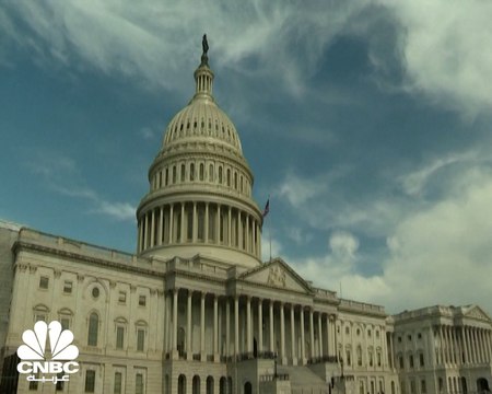 باول يحذّر من مخاطر التضخم و أوميكرون يفاقم الضغوط على الأسواق الأميركية