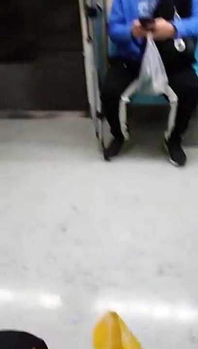 北捷又出包！板南線車門關不了「車照開」旅客嚇壞拍影片投訴