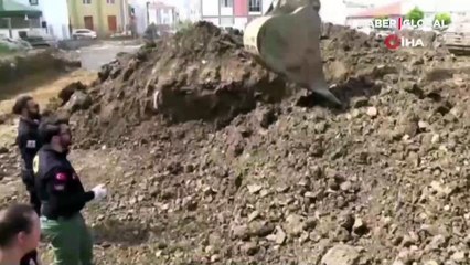 Toprağa gömülü bulunan yüzlerce bombanın sırrı çözülüyor
