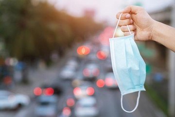 Son Dakika! İçişleri Bakanlığı kapalı alanda maske zorunluluğunu kaldıran genelgeyi 81 il valiliklerine gönderdi