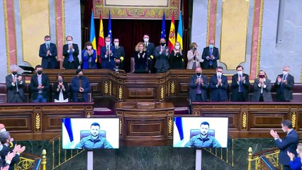 La ‘Pipa de la Paz’ llega al Congreso para reducir la tensión política