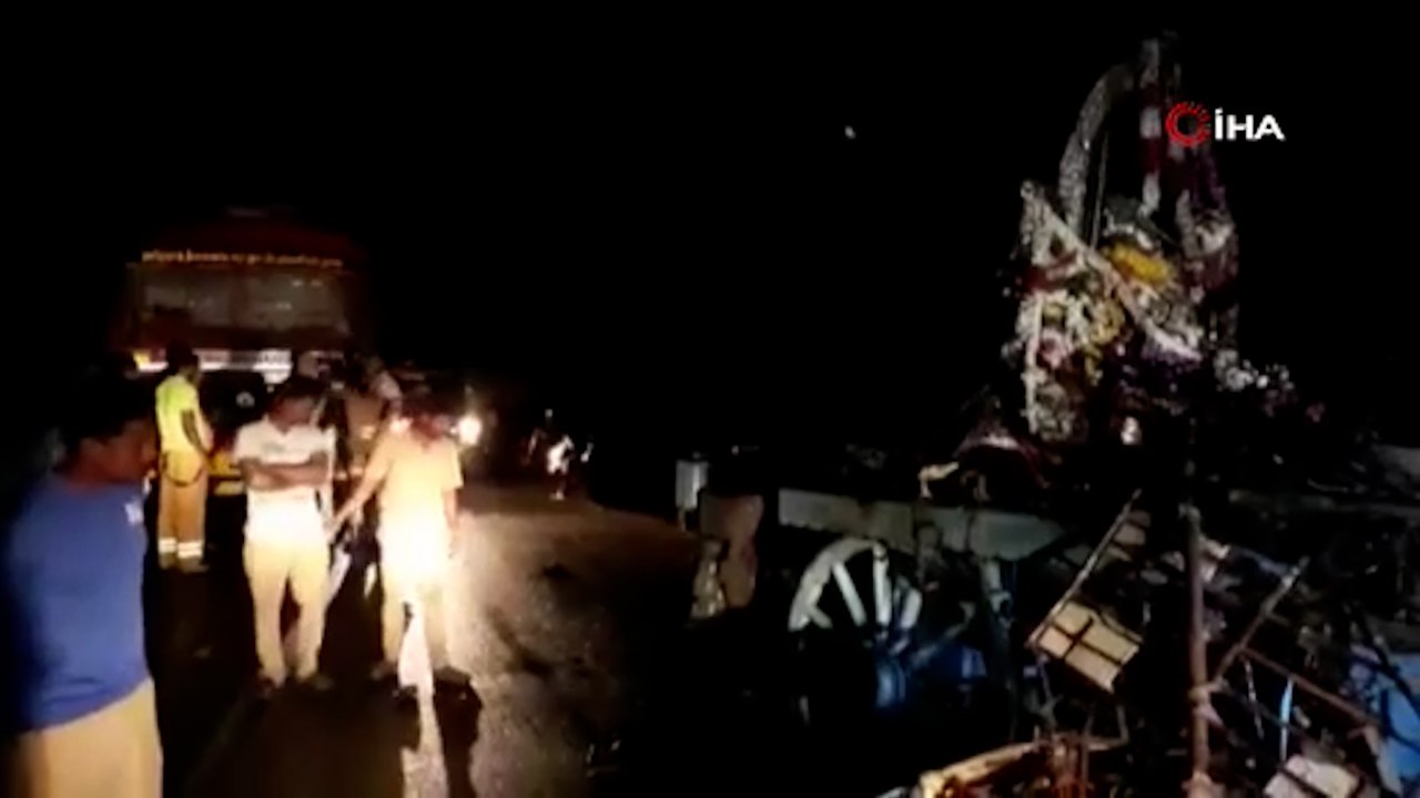 Hindistan’da dini törende 11 kişi elektrik akımına kapılarak öldü