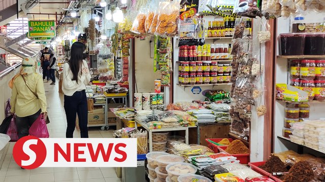 Traders at Pekan Rabu enjoy brisk business