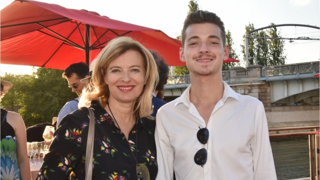 GALA VIDEO - “Déjà le dernier jour” : Valérie Trierweiler émue, elle doit quitter son fils Léonard