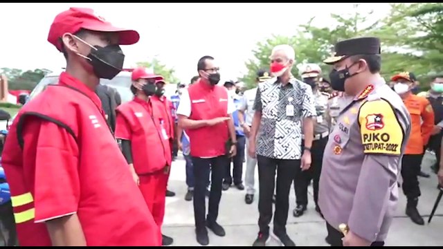 Tinjau Kalikangkung, Kapolri Imbau Pemudik Tak Paksakan Berkendara dalam Kondisi Lelah Demi Keselamatan