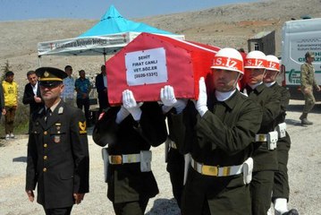 Son dakika! PENÇE-KİLİT OPERASYONU ŞEHİDİ, GÖZYAŞLARIYLA TOPRAĞA VERİLDİ - YENİDEN