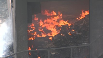 순식간에 번진 화염...공장 9곳 불타 / YTN