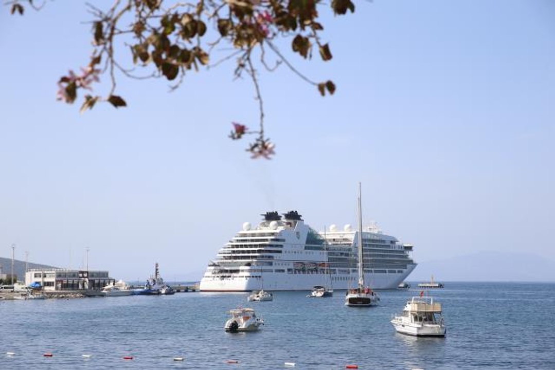Bodrum'a Bahama bandıralı kruvaziyerle 237 turi...