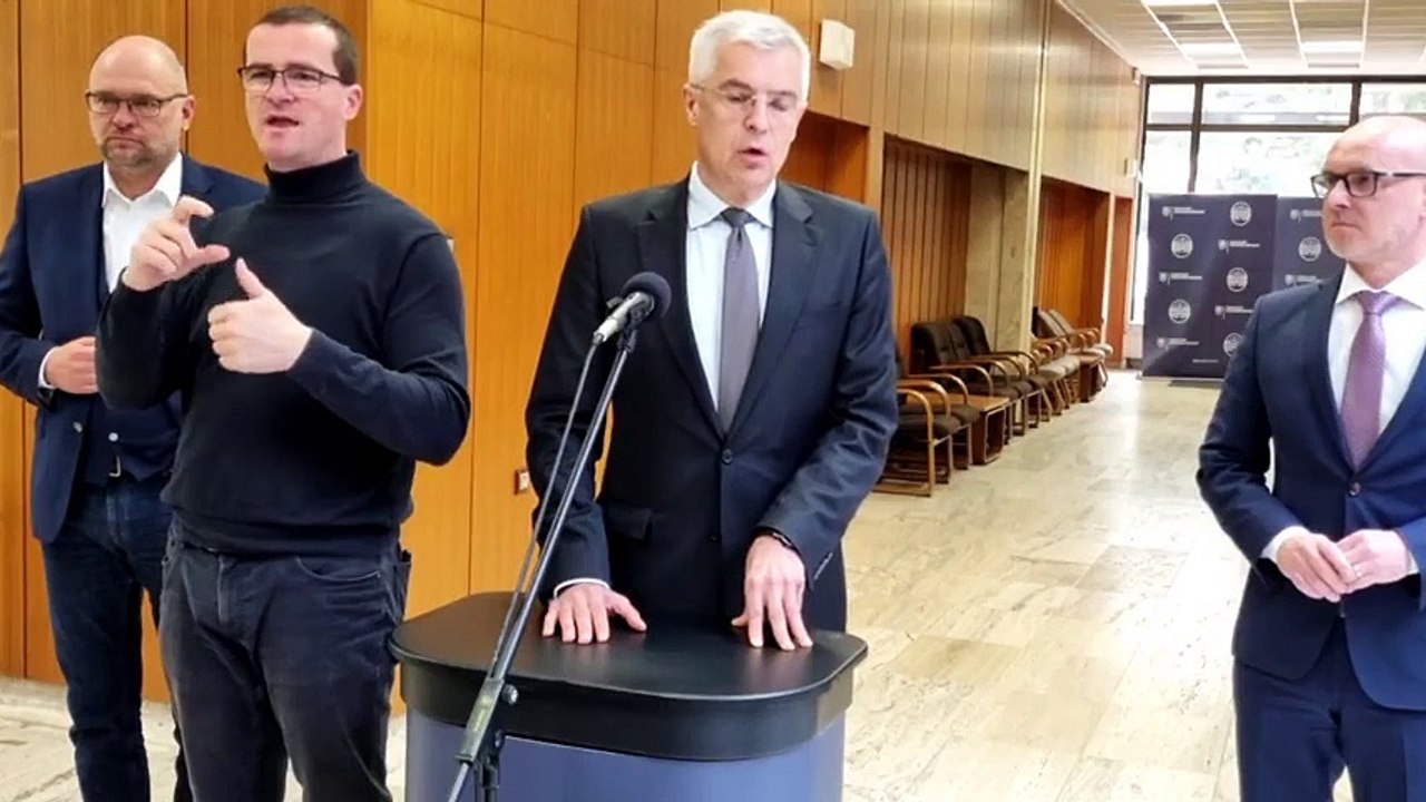 ZÁZNAM: R. Sulík: V energonosičoch je situácia stabilná, bezprostredné riziko nehrozí