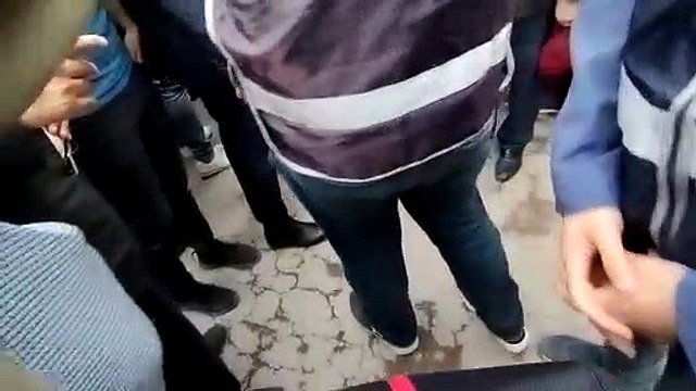 Elazığ'da haber takibi yapan gazeteciye darp