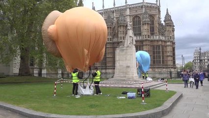 İngiltere'nin başkenti Londra'da hayvan hakları savunucuları protesto gösterisi düzenledi