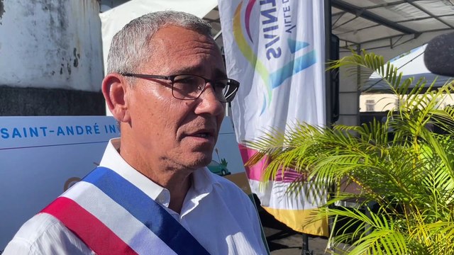 Saint-André pose la première pierre du marché couvert et de la cour de l'école des Frères