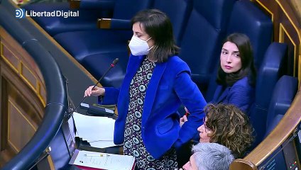 Robles carga contra los independentistas: "¿Qué tiene que hacer un Estado cuando se declara ilegalmente la independencia?"