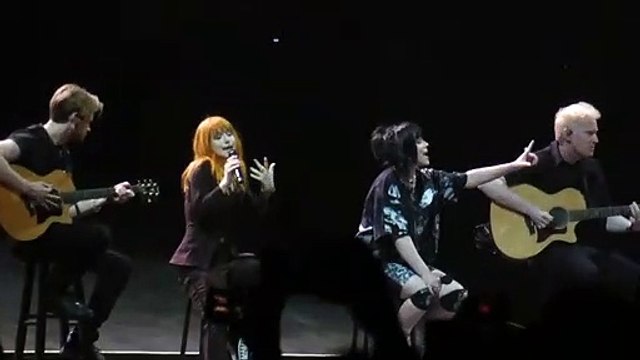 Billie Eilish and Hayley Williams- Misery Business Paramore cover (Coachella 2022)
