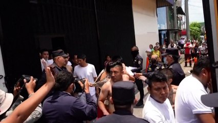 فيديو: "الحرب على العصابات" في السلفادور تدخل شهرها الثاني واعتقال أكثر من 18000 شخص