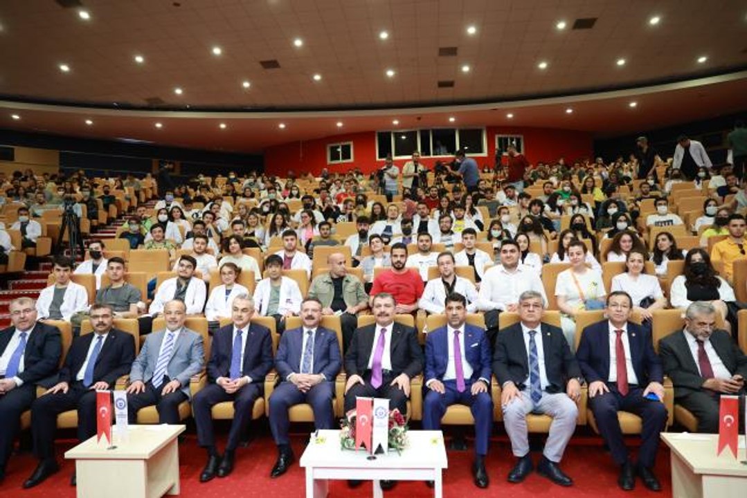 Koca: "Sağlık çalışanını yaralama suçu artık katalog suçları kapsamına alınıyor"