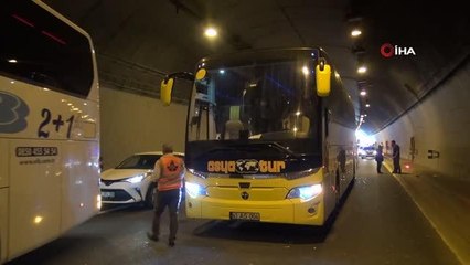 20 kişinin içinde bulunduğu otobüs kaza yaptı, şans eseri yaralanan olmadı