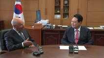 尹, 세계경제포럼 회장 접견...4차 산업혁명 전환 논의 / YTN