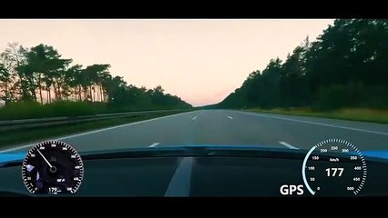 Download Video: Il roule à la vitesse maximale avec sa Bugatti Chiron sur une autoroute