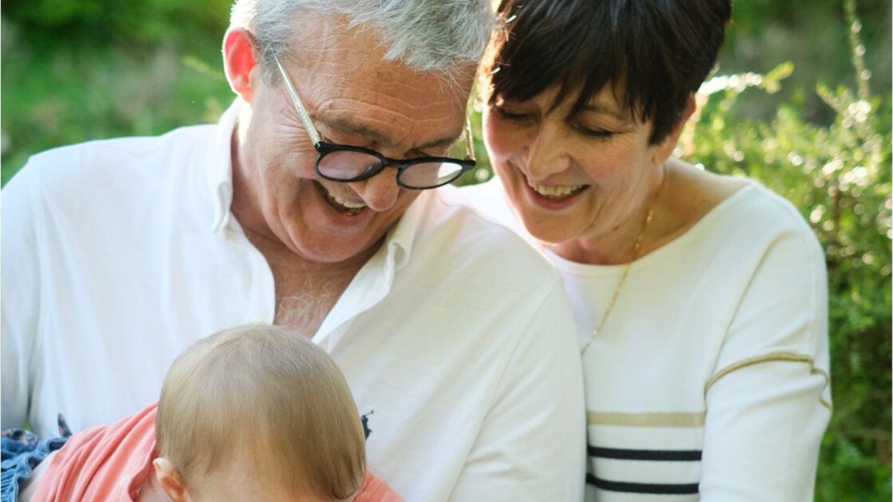 GALA VIDEO - EXCLU – Grégory Lemarchal, ses parents sourient à nouveau : “Nos petits-enfants nous comblent de joie”