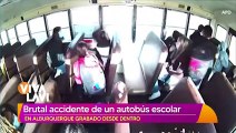 Menores sufre brutal accidente dentro de autobús escolar tras choque