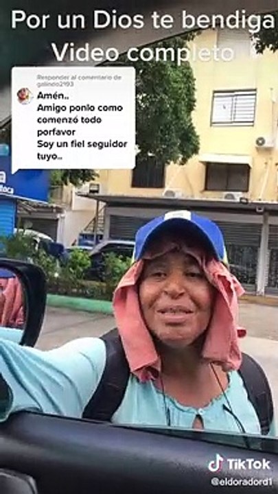 ¡Por un Dios te bendiga! Mujer recibe dinero de hombre al que se lo dijo