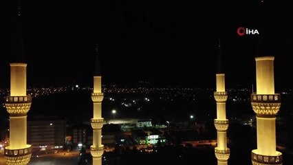 Kadir Gecesi'nde vatandaşlar camilere akın etti