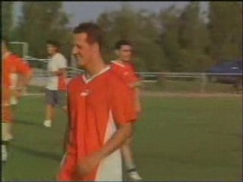 Michael Schumacher et Massa jouent au foot sur notre camping
