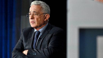 Álvaro Uribe deberá ir a juicio por el delito de soborno a testigos