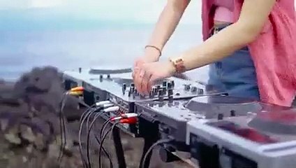 sudah tak cinta~vita alvia