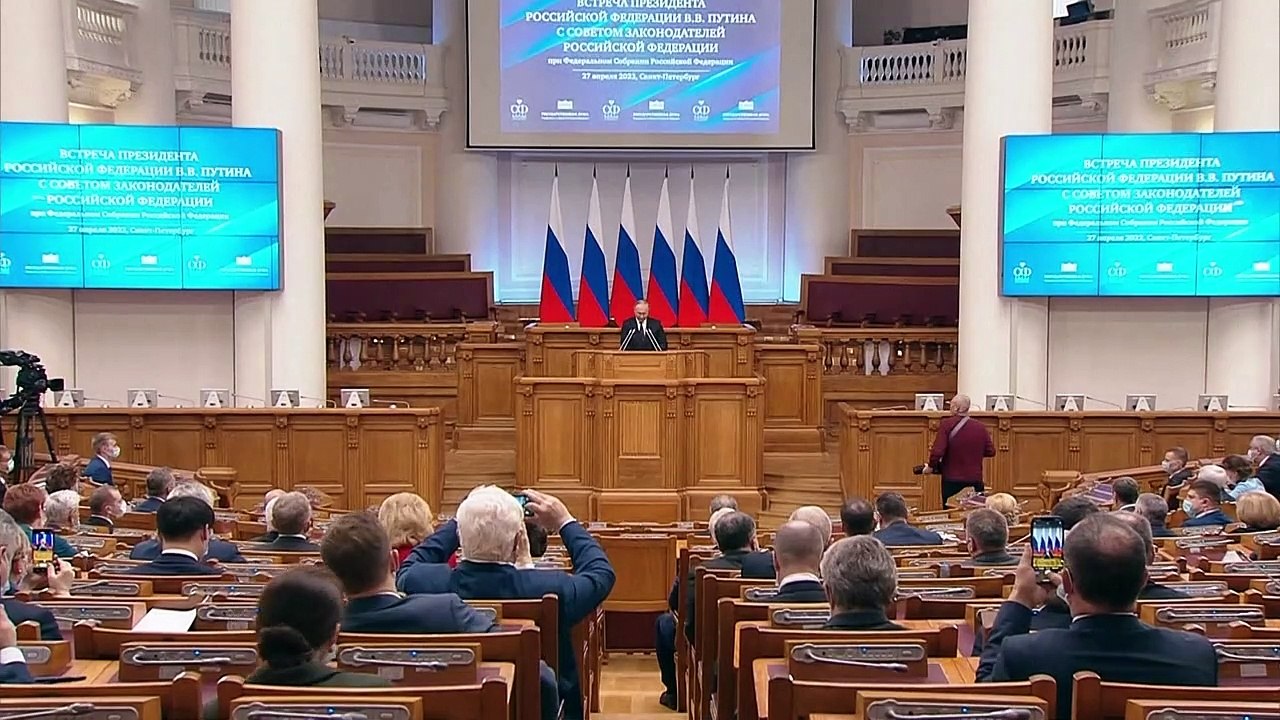 Putin advierte que una intervención externa en Ucrania tendrá una "respuesta fulminante"