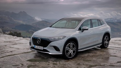 The Mercedes EQS SUV Electric Art Line Design Preview