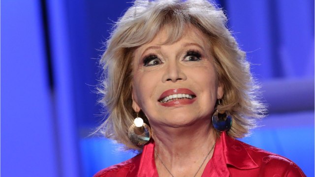 Voici - « 82, ressenti 28 : le message ironique d’Amanda Lear sur l’âge d’Arielle Dombasle
