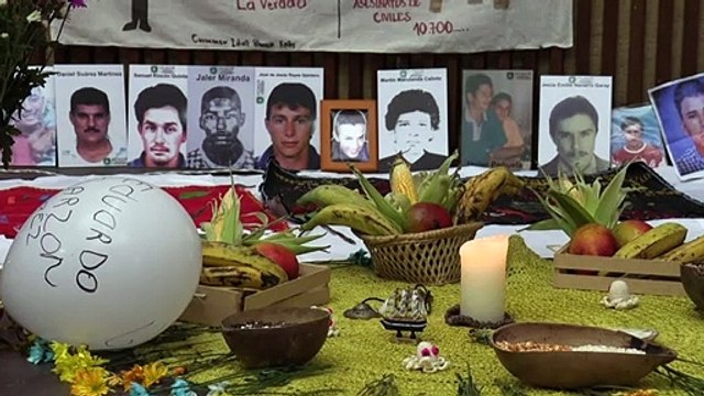 General se inculpa por ejecuciones de civiles en Colombia