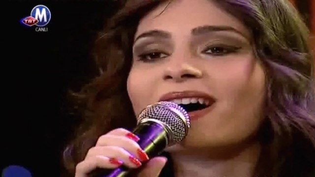 Sinem Fatma Genç / Sesimde şarkısı aşkın figân olup gidiyor